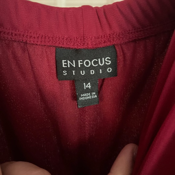 New - Picture 2 of 4